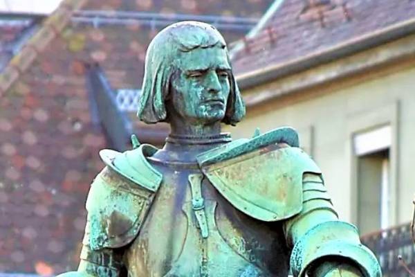 Svájc leghíresebb középkori  lovagja is otthagyta a kézjegyét Dávid király sírjánál